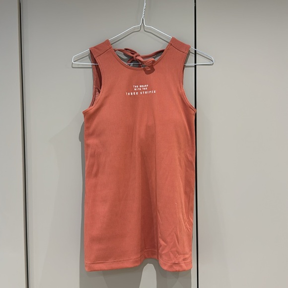 “Brand New Peach Adidas Gym Shirt with Unique Back Tights – Perfect for Gym - Picture 4 of 5